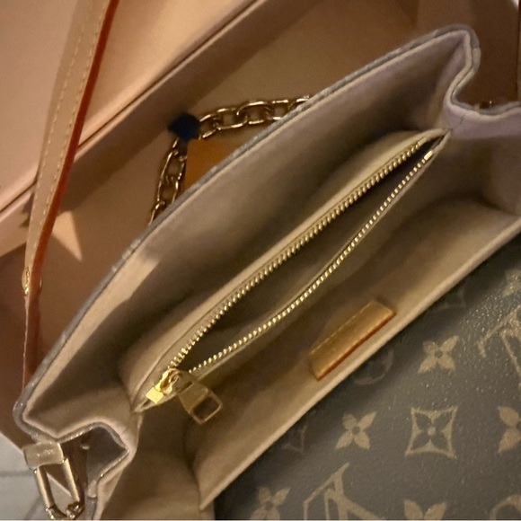 Louis Vuitton Métis East West - Picture 8 of 10